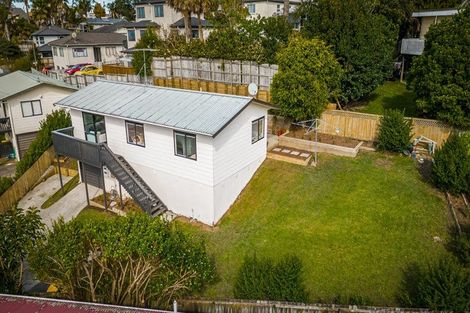 Photo of property in 8 Garton Drive, Massey, Auckland, 0614