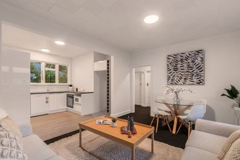 Photo of property in 211 Centaurus Road, Saint Martins, Christchurch, 8022