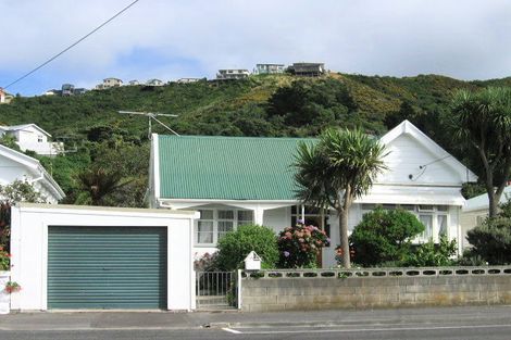 Photo of property in 68 Derwent Street, Island Bay, Wellington, 6023