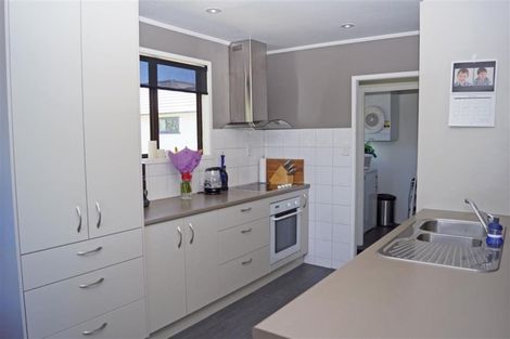 Photo of property in 2/8 Dalmatia Place, Henderson, Auckland, 0612