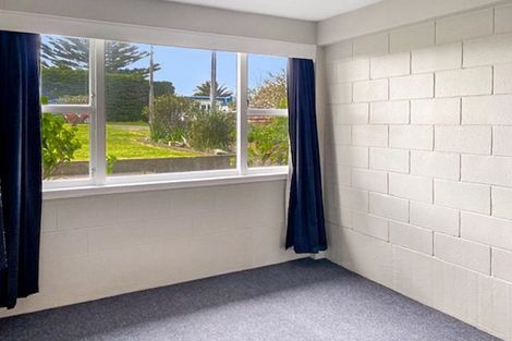 Photo of property in 10 Kennedy Street, Foxton Beach, Foxton, 4815