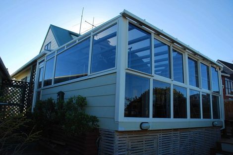 Photo of property in 52 Frobisher Street, Island Bay, Wellington, 6023