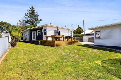 Photo of property in 261 Huatoki Street, Upper Vogeltown, New Plymouth, 4310