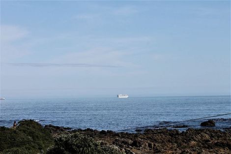 Photo of property in 442 The Esplanade, Island Bay, Wellington, 6023