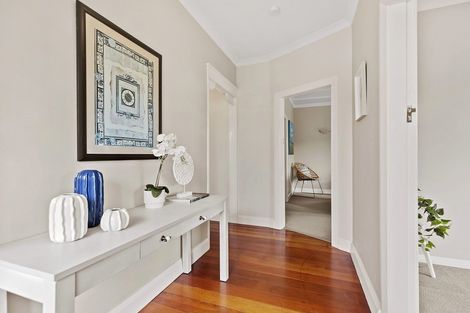 Photo of property in 22 Resolution Street, Lyall Bay, Wellington, 6022