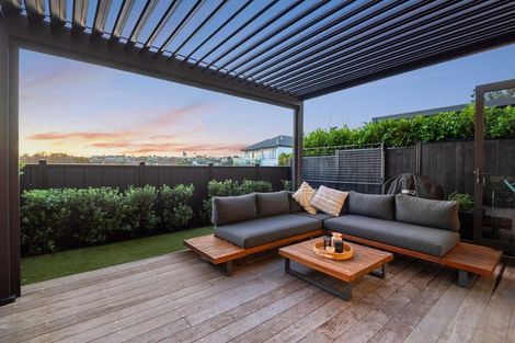 Photo of property in 5 Nga Tutu Place, Belmont, Auckland, 0622