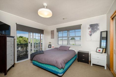 Photo of property in 18 Mcentee Road, Waitakere, Auckland, 0816