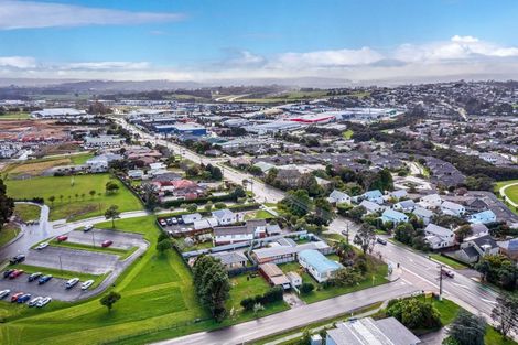 Photo of property in 490 Don Buck Road, Massey, Auckland, 0614