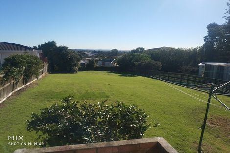 Photo of property in 63 Golf Road, New Lynn, Auckland, 0600