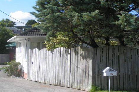 Photo of property in 2/9 Merriefield Avenue, Forrest Hill, Auckland, 0620