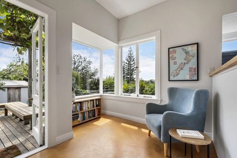 Photo of property in 12 Glade Place, Birkenhead, Auckland, 0626