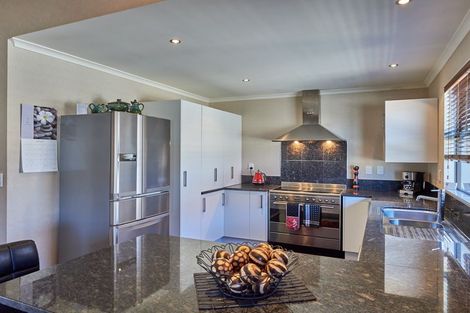 Photo of property in 5 Levi Place, Kelvin Grove, Palmerston North, 4414