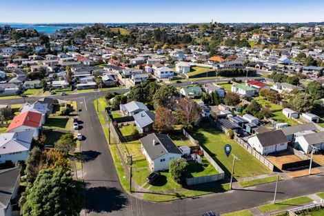 Photo of property in 3 Tumai Street, Spotswood, New Plymouth, 4310