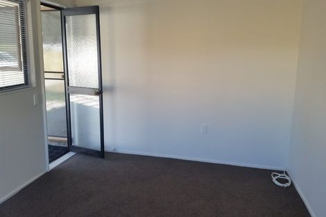 Photo of property in 60 Hillcrest Drive, Kelvin Grove, Palmerston North, 4414