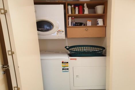 Photo of property in 37u2 Majoribanks Street, Mount Victoria, Wellington, 6011
