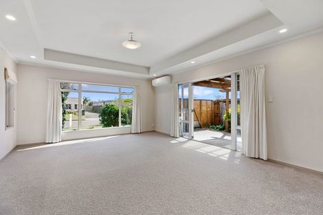 Photo of property in 7 Saint Clair Place, Papamoa Beach, Papamoa, 3118