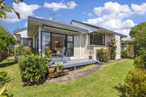 Photo of property in 1/40 Simmental Crescent, Somerville, Auckland, 2014