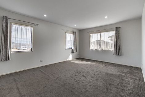 Photo of property in 37 Kestev Drive, Flat Bush, Auckland, 2016