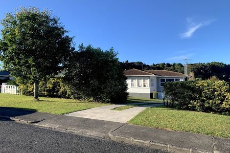 Photo of property in 16 Huruhuru Road, Massey, Auckland, 0614