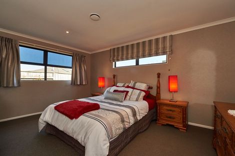 Photo of property in 5 Levi Place, Kelvin Grove, Palmerston North, 4414