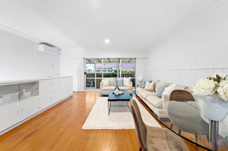 Photo of property in 3/5 Braemar Road, Castor Bay, Auckland, 0620