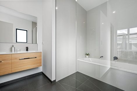 Photo of property in 8 Neplusultra Street, Cromwell, 9310