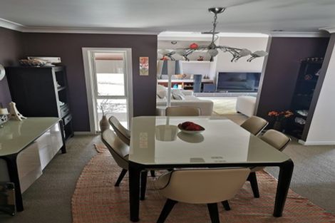 Photo of property in 67 San Valentino Drive, Henderson, Auckland, 0612