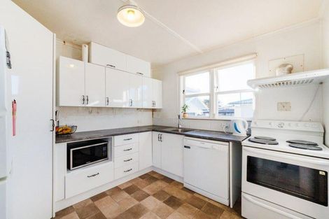 Photo of property in 2 Signal Street, Marton, 4710