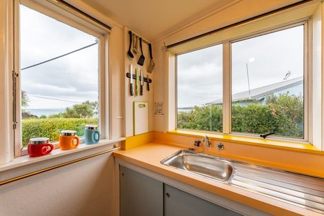 Photo of property in 42 Stirling Street, Kakanui, Oamaru, 9495