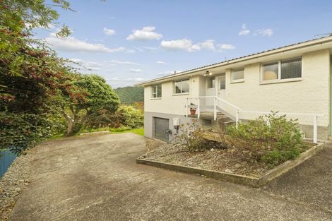 Photo of property in 2/13 Roband Crescent, Brown Owl, Upper Hutt, 5018