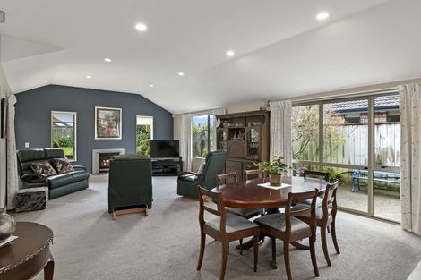 Photo of property in 19 Regent Drive, Paraparaumu Beach, Paraparaumu, 5032