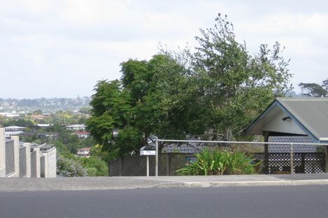 Photo of property in 2/188 East Coast Road, Forrest Hill, Auckland, 0620