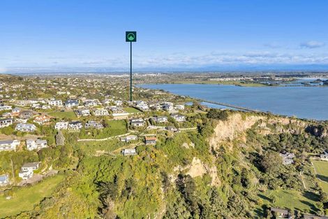 Photo of property in 6 Dunkeld Lane, Redcliffs, Christchurch, 8081