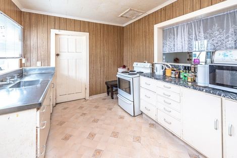 Photo of property in 1 Manuka Street, Castlecliff, Whanganui, 4501