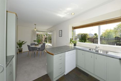 Photo of property in 64 Apsley Drive, Avonhead, Christchurch, 8042