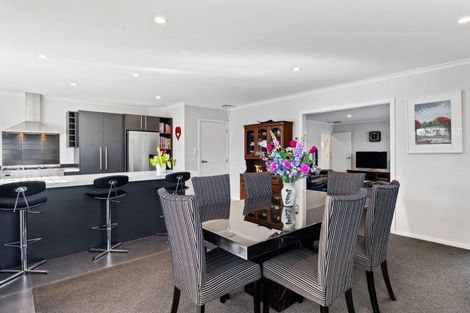 Photo of property in 25 Chestnut Close, Kelvin Grove, Palmerston North, 4414