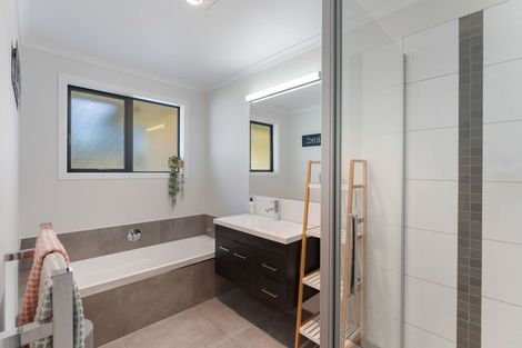 Photo of property in 6 Hadfield Road, Peka Peka, Waikanae, 5391