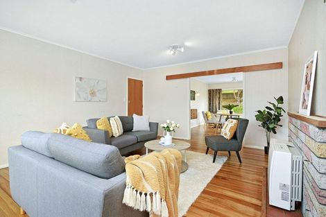 Photo of property in 17 Lane Crescent, Tawa, Wellington, 5028