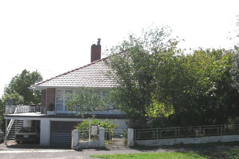 Photo of property in 279 Great North Road, Henderson, Auckland, 0612