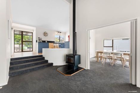 Photo of property in 4 Raphael Place, West Harbour, Auckland, 0618