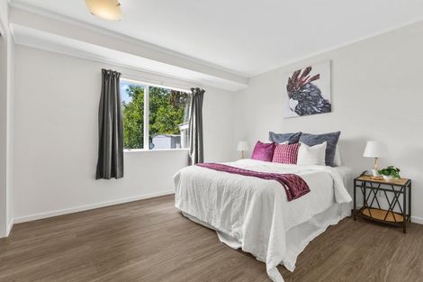 Photo of property in 2/39 Bayview Road, Bayview, Auckland, 0629