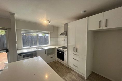 Photo of property in 1/18 Kashmir Road, Glen Eden, Auckland, 0602
