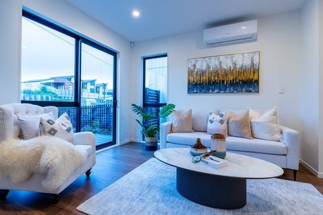 Photo of property in 8 Papai Lane, Massey, Auckland, 0614