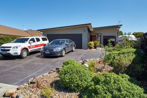 Photo of property in 5 Levi Place, Kelvin Grove, Palmerston North, 4414