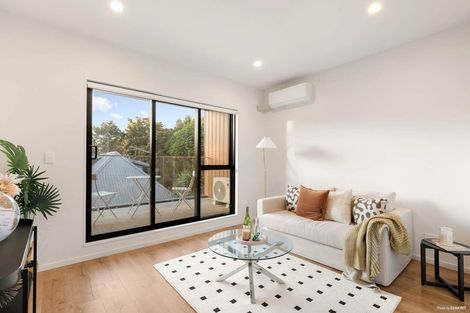 Photo of property in 11/9 Schnapper Rock Road, Greenhithe, Auckland, 0632