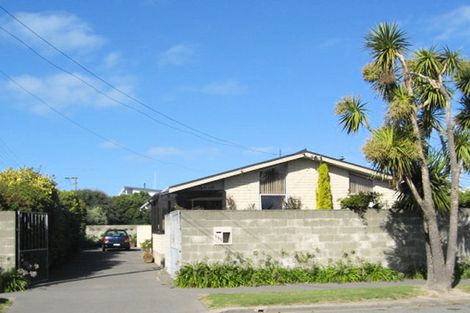 Photo of property in 1/135a Rocking Horse Road, Southshore, Christchurch, 8062