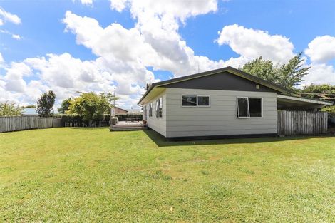 Photo of property in 19 Tawari Street, Inglewood, 4330