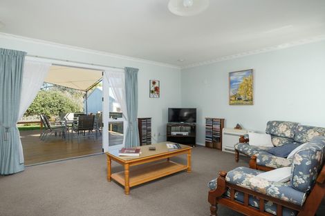 Photo of property in 3 Seddon Crescent, Whataupoko, Gisborne, 4010