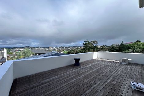 Photo of property in 42 Ballymore Drive, Pinehill, Auckland, 0632