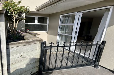Photo of property in 19 Castleford Street, Green Bay, Auckland, 0604